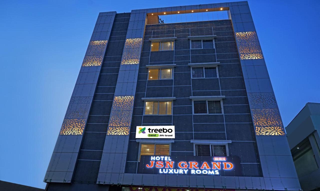Treebo Trend Jsn Grand Hotel Vijayawāda Eksteriør billede